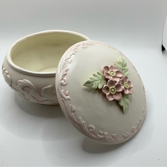 Handcrafted Vintage Trinket Box 1976 - Picture 1 of 4